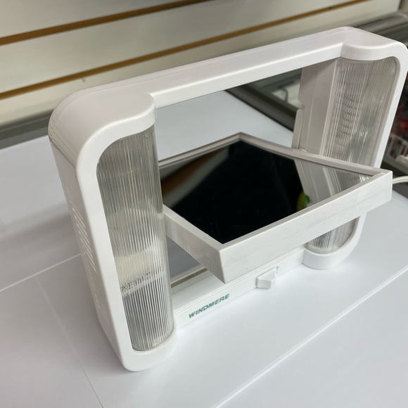 Brand New In Box Make-Up Mirror - Picture 3 of 5